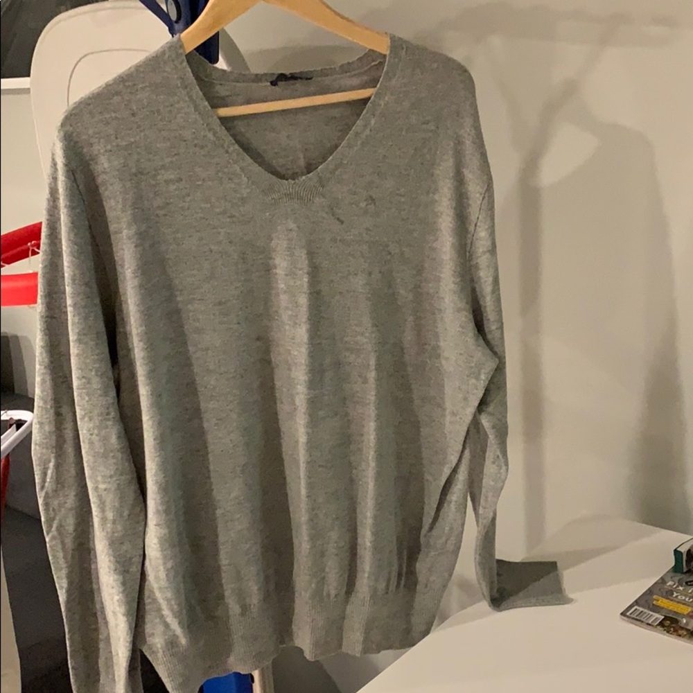 Gap v neck sweater